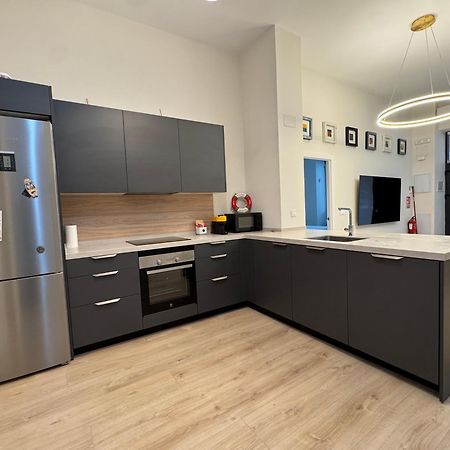 Luxury Suite Wifi Ac Servicios En La Puerta مدريد المظهر الخارجي الصورة