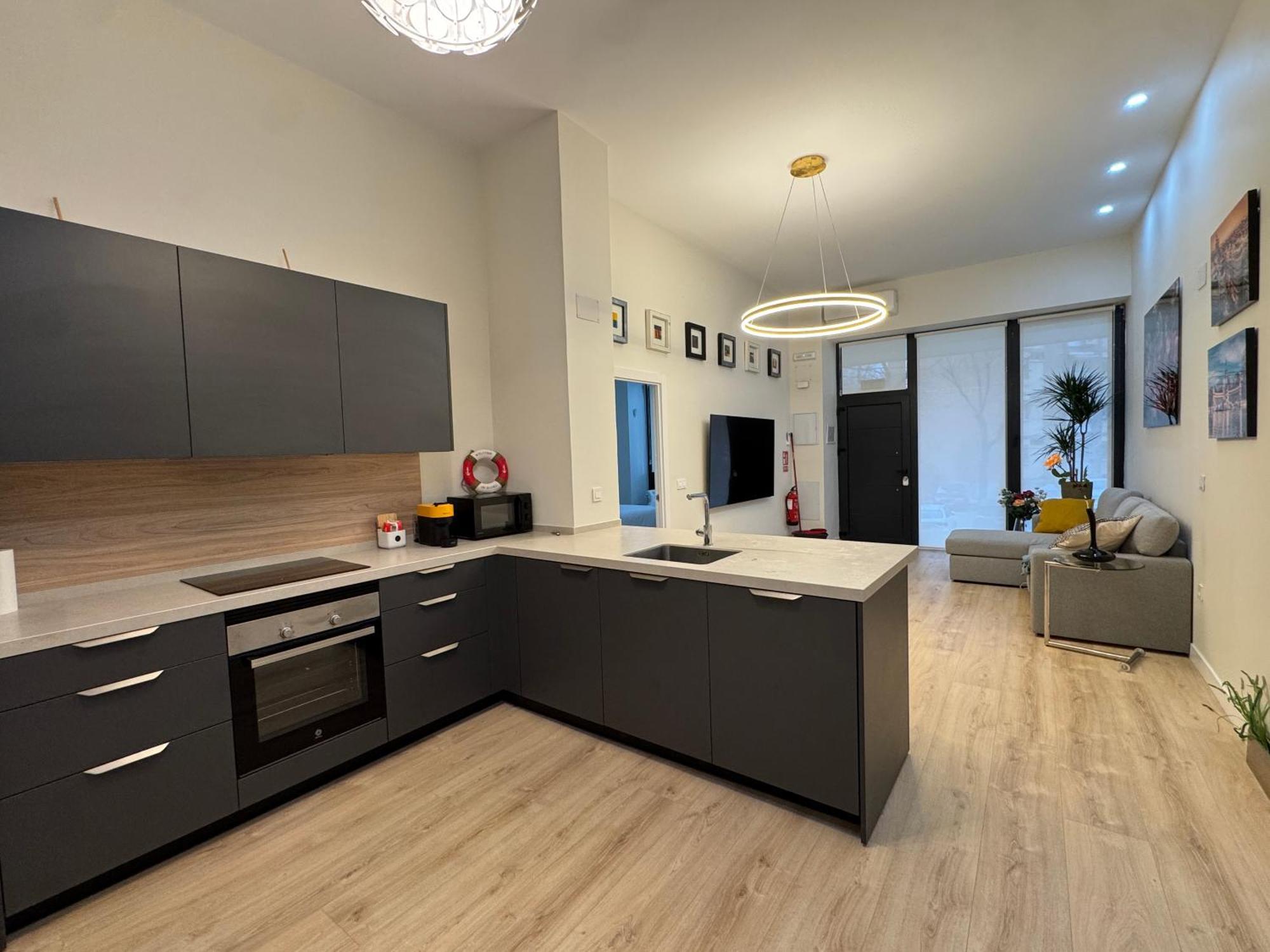 Luxury Suite Wifi Ac Servicios En La Puerta مدريد المظهر الخارجي الصورة